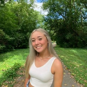 Meet your Posher, Ella